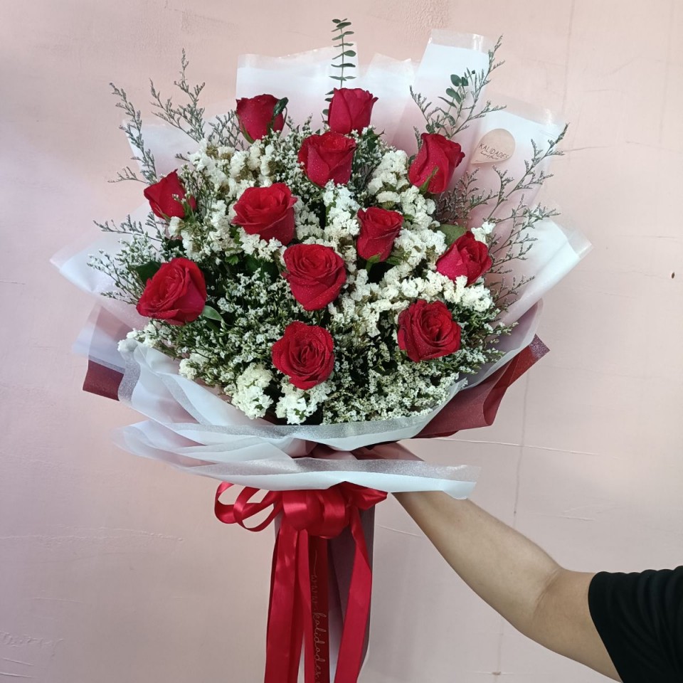 Kalidades House of Flowers | Lovespell -1 Dozen Red Roses Bouquet